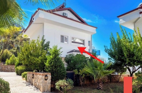 Fethiye Apartment | Pristine 2-bedroom holiday home with huge pool in Ölüdeniz