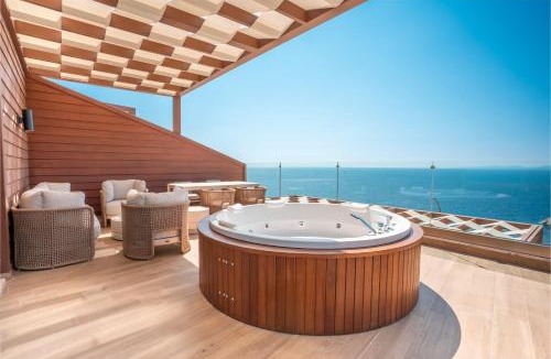 Kusadasi City Centre Hotel | Qlusive Hotel