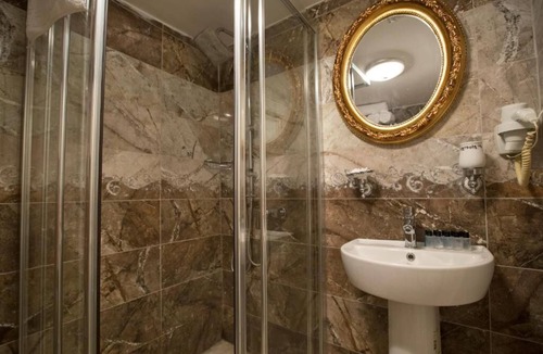 Cagaloglu Hotel | Queens Land Istanbul