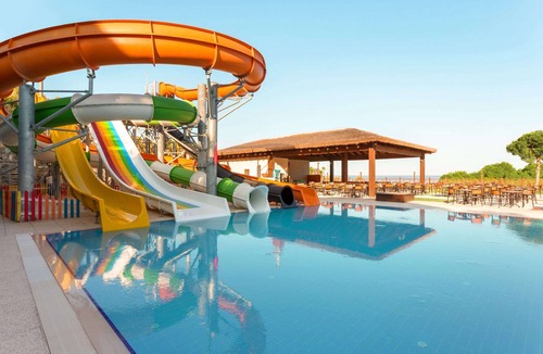 Kusadasi City Centre Resort | Ramada Resort by Wyndham Kusadasi