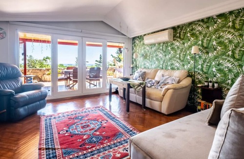 Kucukcekmece Apartment | Ravishing Flat with Nature View in Florya