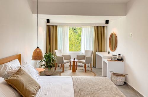 Eski Lara Hotel | Raw Beach Hotel
