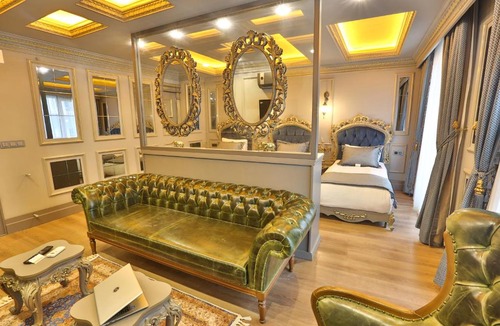 Yomra Hotel | REAL KiNG SUiTE HOTEL