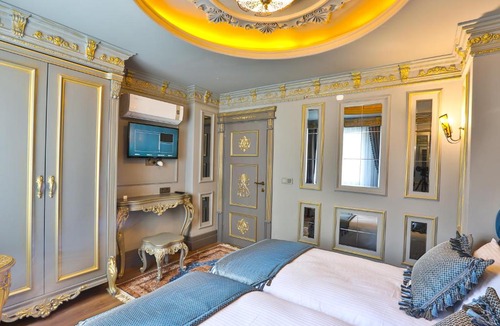 Yomra Hotel | REAL KiNG SUiTE HOTEL