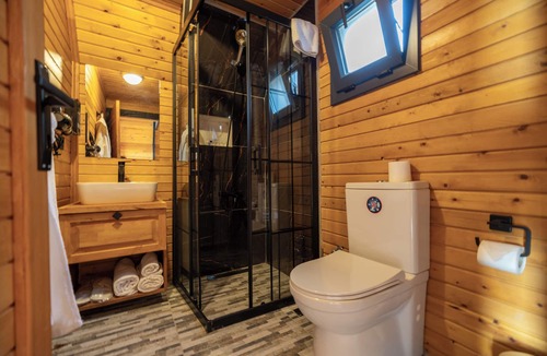 Gulluk Cabin | Roseira Bungalov