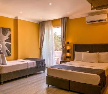 Akcay Hotel | Roy Otel