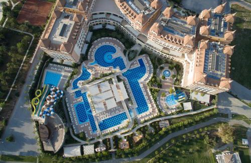 Side Resort | Royal Alhambra Palace