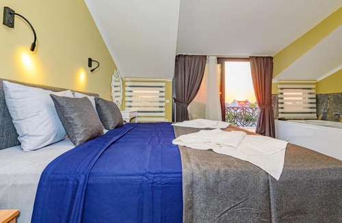 Fethiye City Center Villa | Söğüt 4 - 4 Bedroom with jacuzzi in Fethiye