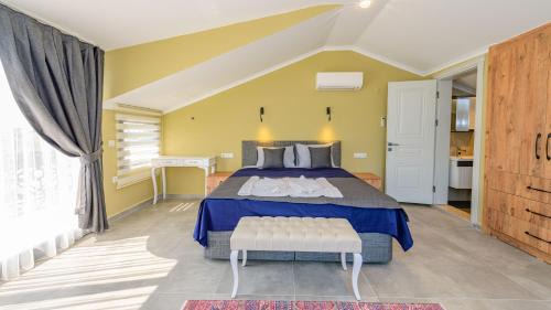 Fethiye City Center Villa | Söğüt 4 - 4 Bedroom with jacuzzi in Fethiye
