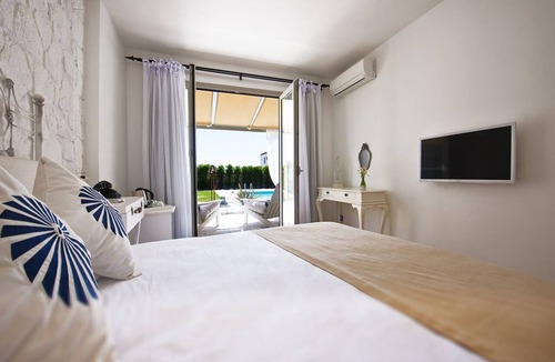 Hacımemis Hotel | Sade Alacati Hotel