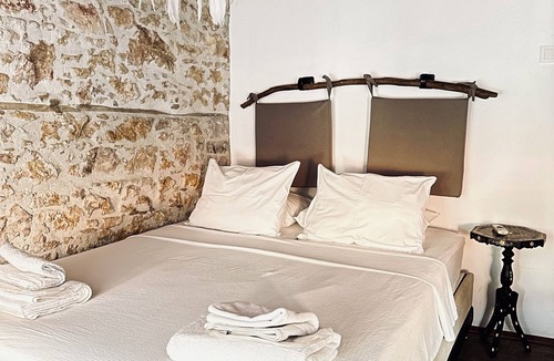 Ayvalik City Center House | Sahmeran Pansiyon