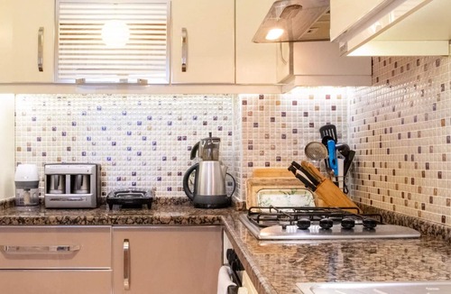 Konak Apartment | Sea View Flat w Balcony 1 min to Shore and Park