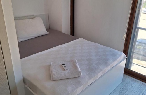Bitez Hotel | Seafront House