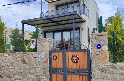 Akyarlar House | Serene 2-bedroom house with AC in charming Bodrum Akyarlar balcony sea view