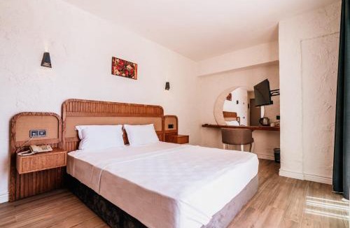 Dalyan Mahallesi Hotel | Sirius Mİ Sun Paradise Hotel Çeşme