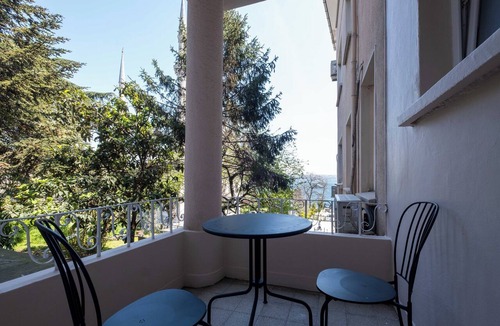 Kabatas Condo | Spacious 3BR Apartment · Bosphorus & Dolmabahçe View · Central Beyoğlu