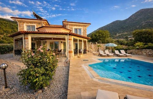 Fethiye Villa | Spacious 4 BR Villa with Private Pool and Unlimited WiFi Fethiye