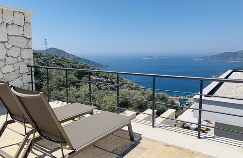 Kalkan House | Spacious, Comfortable 1 Bed Private Villa with the most fabolous Kalkan BayViews