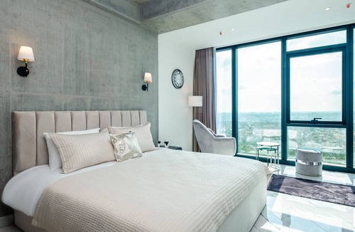 Bomonti Apartment | Splendid Residence Flat with City View in Bomonti