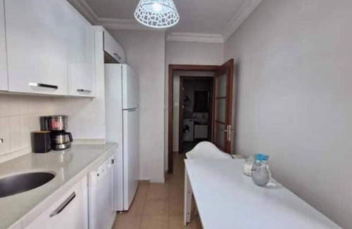 Pendik Apartment | Standard Comfort 2+1 Clean Pool, Balcony