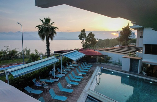 Eski Lara Hotel | Tema 242 Hotel
