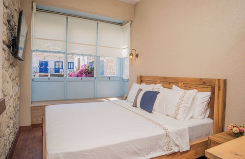 Tokoglu Hotel | Terrific 9-bedroom hotel with AC in vibrant İzmir Location point in the alacati