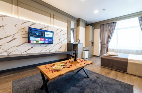 Kucukcekmece Hotel | The Royal Luxury Hotel