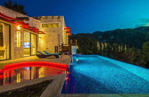 Islamlar Villa | The Ultimate Secluded Honeymoon Villa, Indoor and Outdoor Pool and Jacuzzi