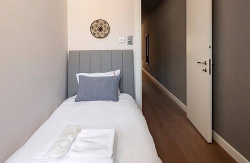 Galata Apartment | This apartment is a 2 bedroom(s), 2 bathrooms, located in Beyoğlu, İstanbul.