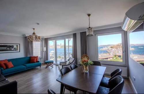 Uskudar Apartment | Top Rated! Bosphorus View 4BR Sleeps 9