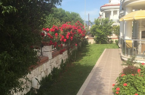 Fethiye City Center Apartment | TOURISM PERMIT GRANTED-Ground Flr Modern Apt-Wifi, pool, Private small Complex