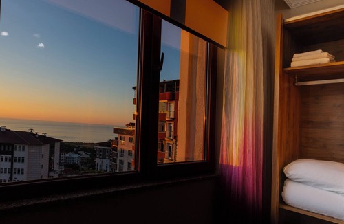 Trabzon Apartment | Trabzon havalimanın karşısında ulaşımı kolay plaja alış veriş merkezine yakın