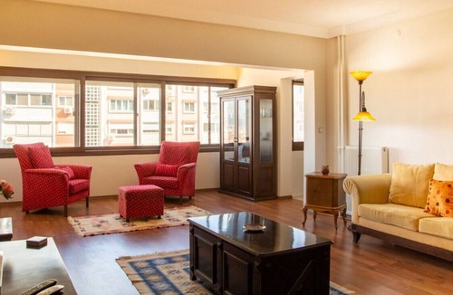 Mavisehir Mahallesi Apartment | Vibrant Flat near Trendy Attractions in Karsiyaka