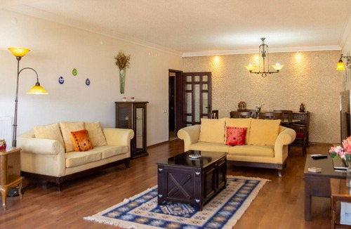 Mavisehir Mahallesi Apartment | Vibrant Flat near Trendy Attractions in Karsiyaka