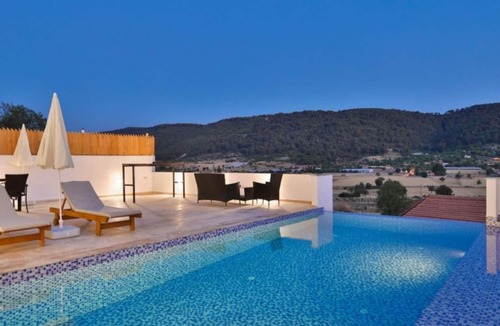 Sarıbelen House | Villa Duruk 1 bed villa with pool, breakfast included