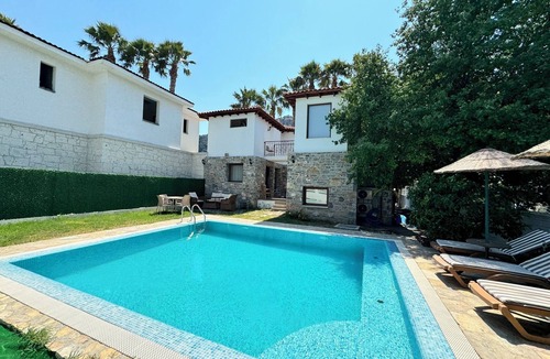 Dalyan Villa | Villa Merry - Dalyan Stonehouse with Palmtrees