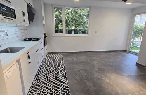 Bogazkent Villa | Villa Olinda - 4 Bed Villa with 200m2 garden!
