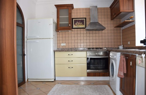 Dalyan City Center Villa | Villa with glass-enclosed pool in the city center
