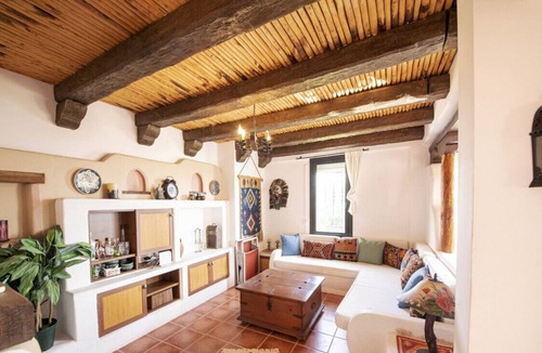 Turgutreis Villa | Villa with Shared Pool and Backyard in Bodrum