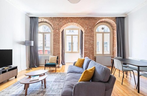 Galata Apartment | Warm Rustic Charming 2BD Galata wPatio Gem! #320