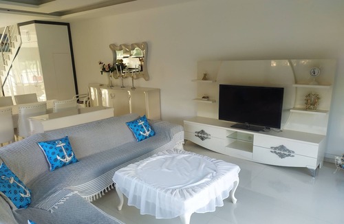 Cesme Villa | Welcome to your peaceful home with a pool in the center of Çeşme