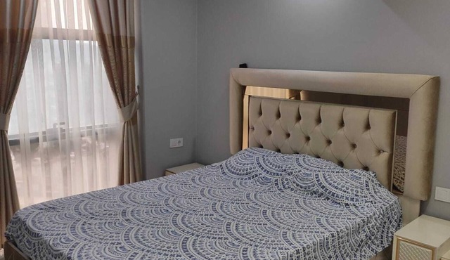 1-bedroom hotel-style apartment with social areas, comfort, and modern living.