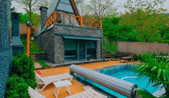 3+1 Heated Pool-Jacuzzi-Fireplace-Sheltered Bungalow for 8 People