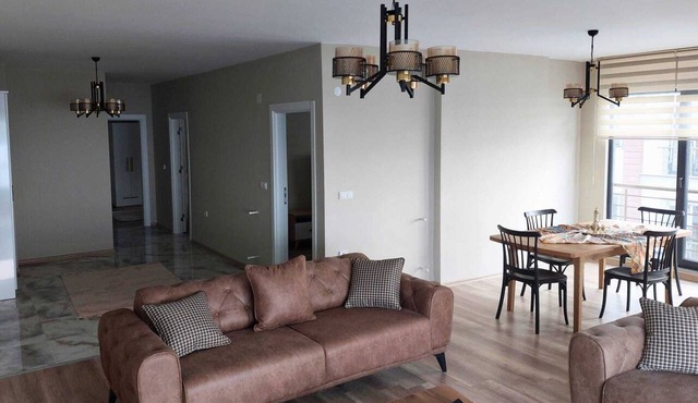 3+1 upstairs apartment unit with beautiful view in Yomra