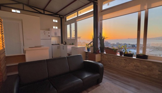 3-Story House with Panoramic Sea-View Terrace