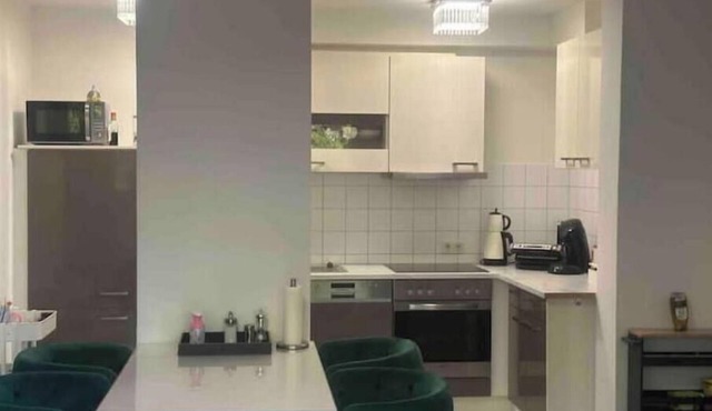 5 minutes to the pool, 60q, central location + Netflix