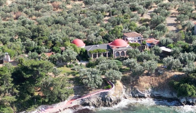 Aegean Beachfront Dream House - With service!