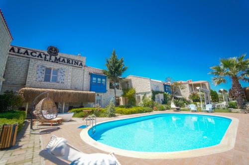 Alacati Marina Palace in Cesme