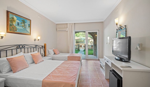 Alados Otel