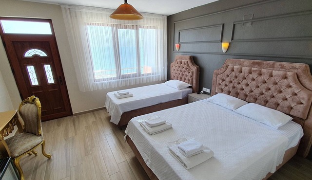 Assos Nazan Motel Restoran Beach
